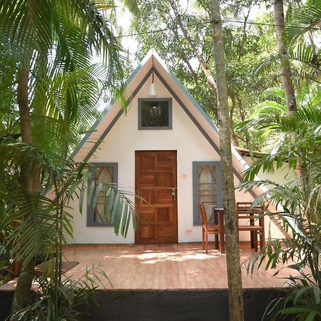Temple Garden Seaside Cottages Palolem Buitenkant foto